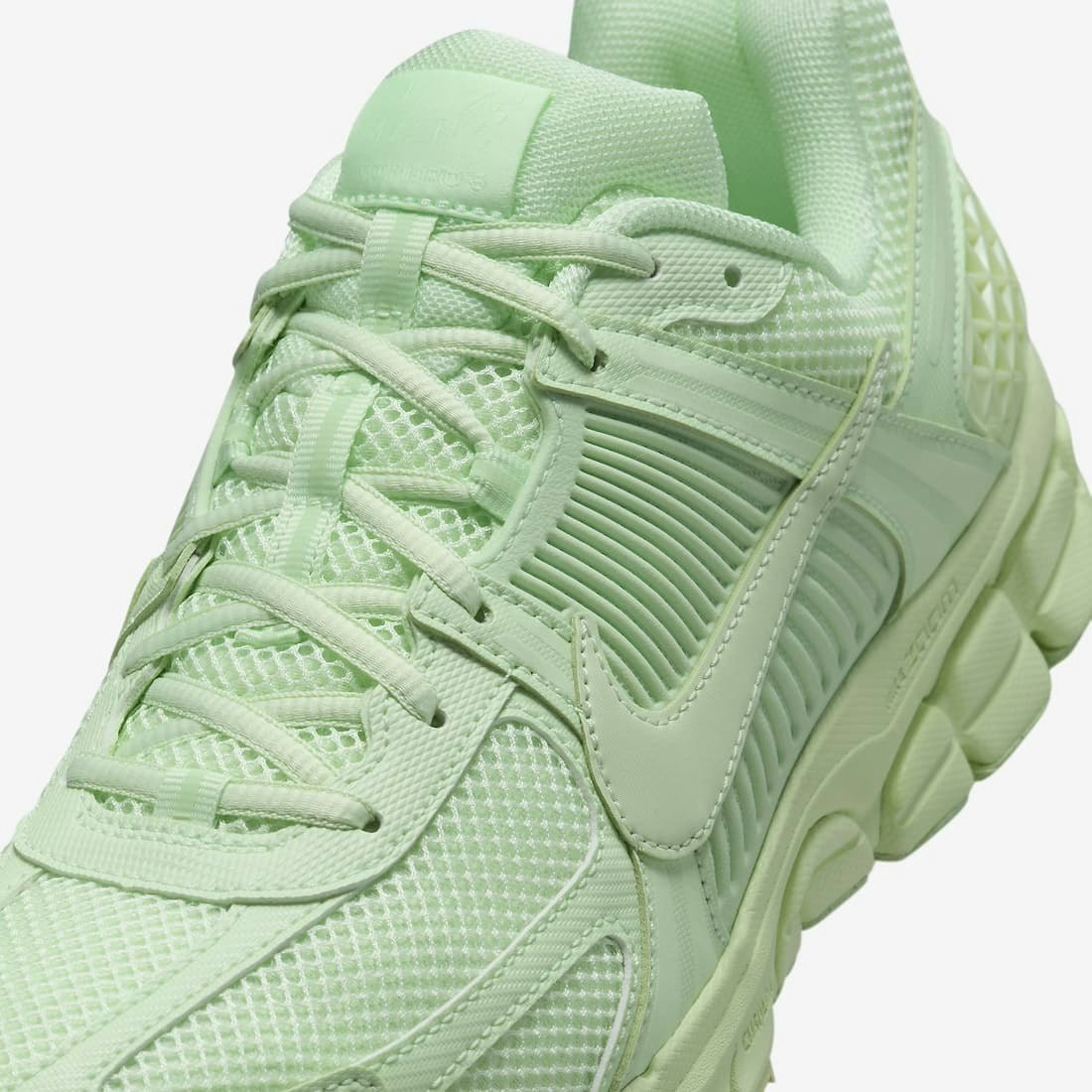 Nike Zoom Vomero 5 "Vapor Green"
