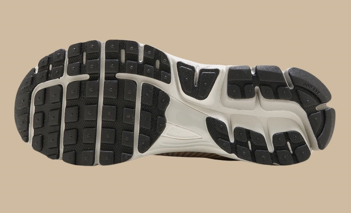 Nike Zoom Vomero 5 "Pearl White"