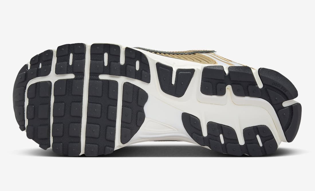Nike Zoom Vomero 5 "Metallic Gold"