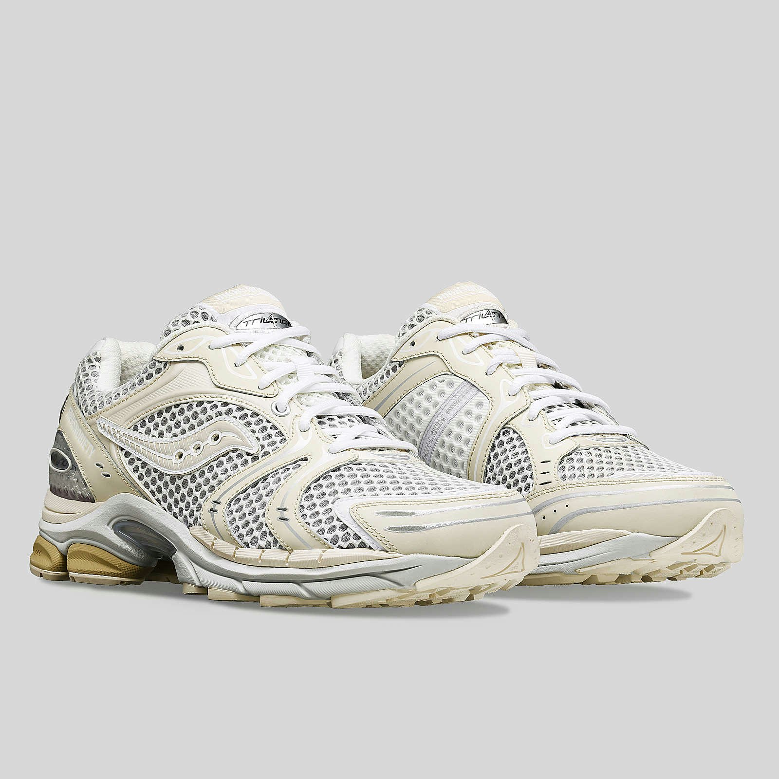 Highsnobiety x Saucony Pro Grid Triumph 4 "Cream White"