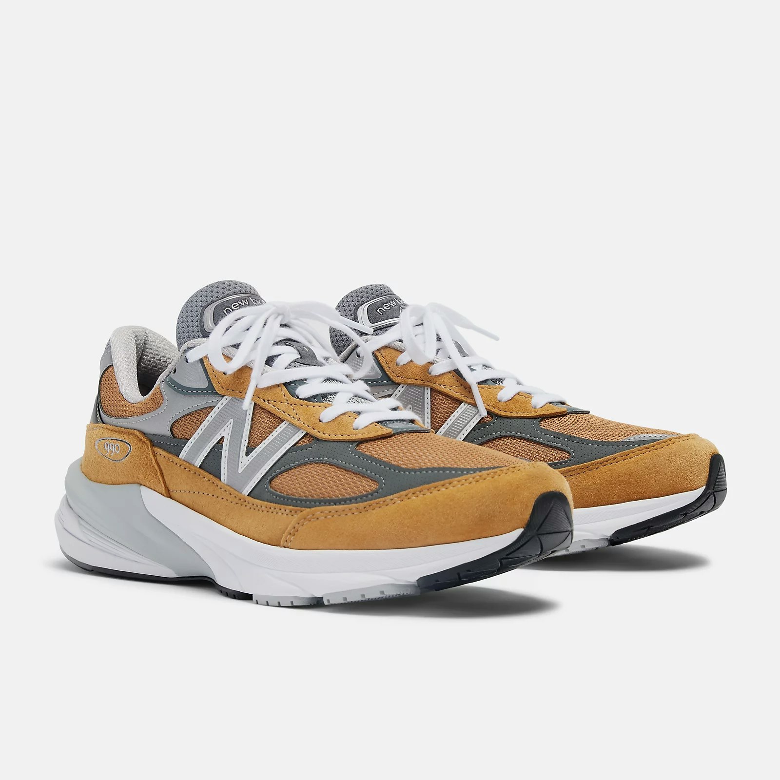 New Balance 990v6 