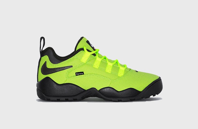 Supreme x Nike SB Darwin Low "Volt" Supreme x Nike SB Darwin Low "Volt"