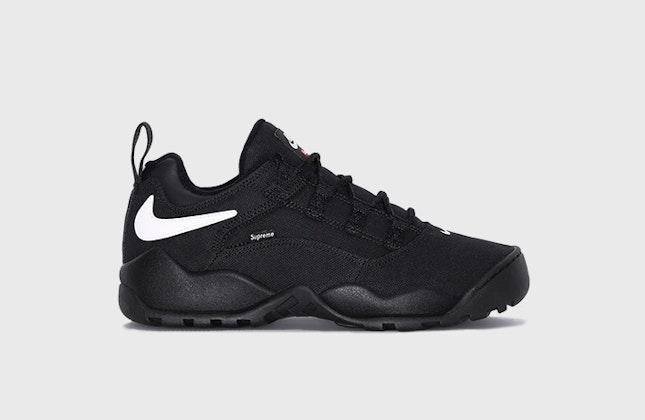 Supreme x Nike SB Darwin Low "Black" Supreme x Nike SB Darwin Low "Black"