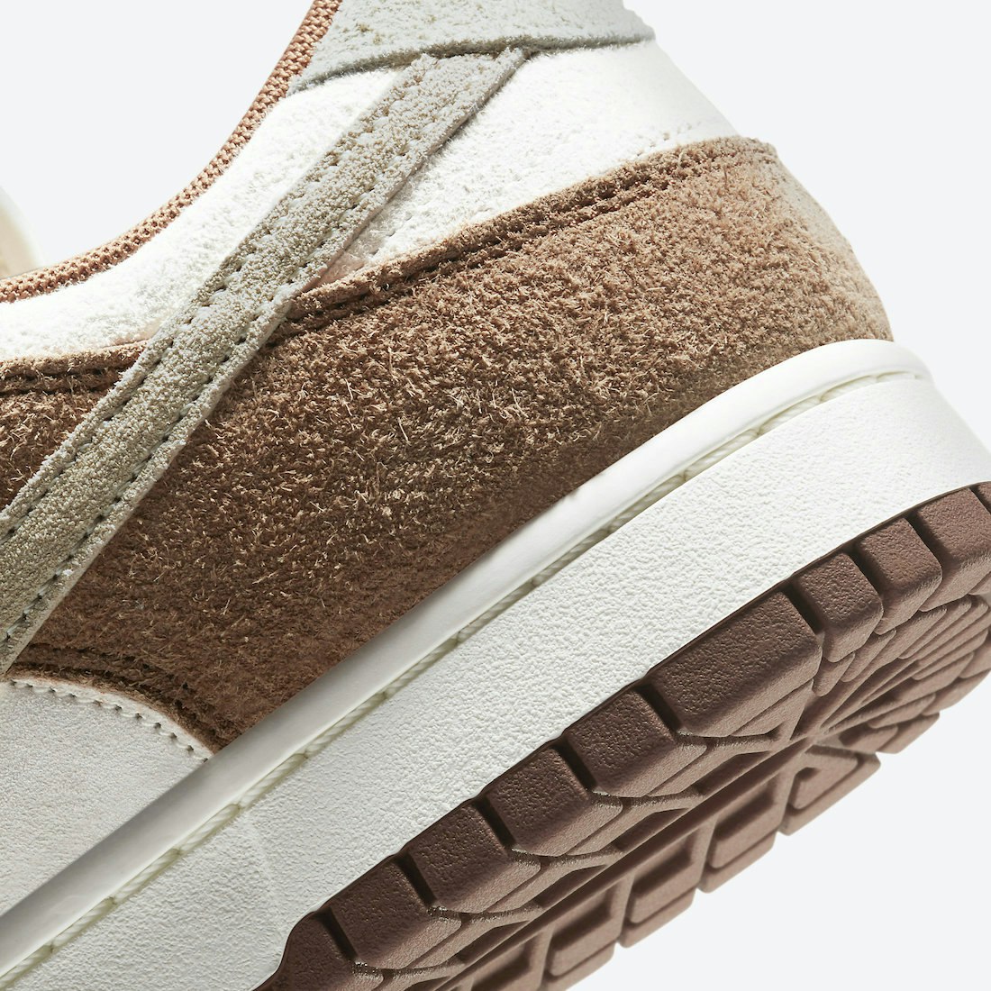 Nike Dunk Low PRM "Medium Curry"
