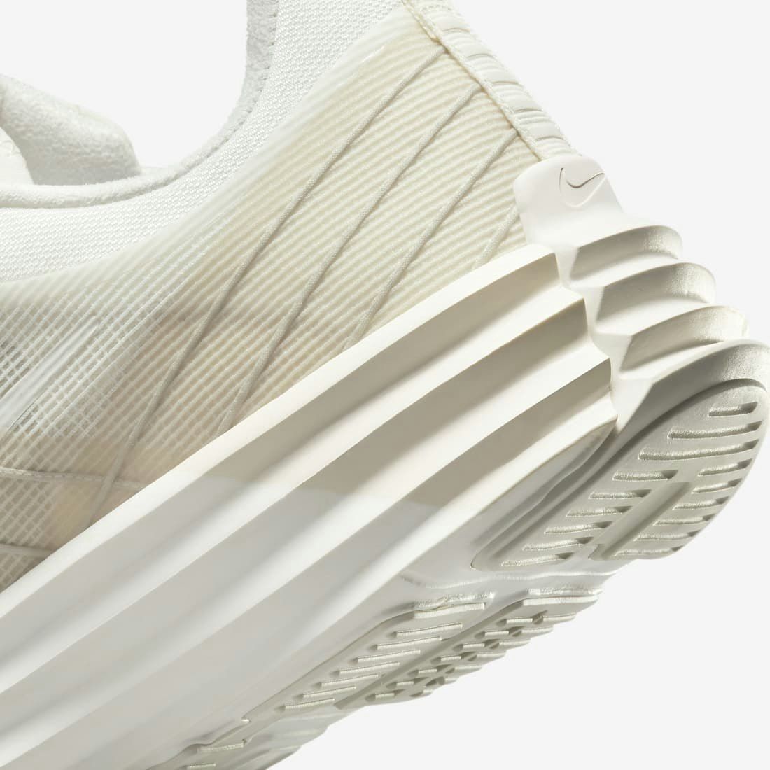 Nike Lunar Roam "Summit White"