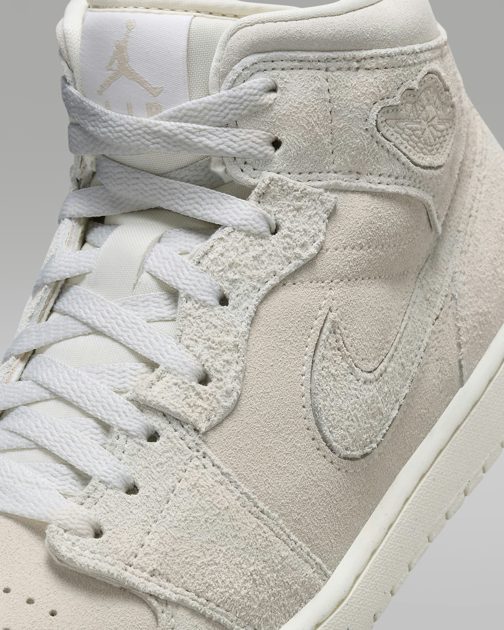 Air Jordan 1 Mid SE Craft "Legend Light Brown"