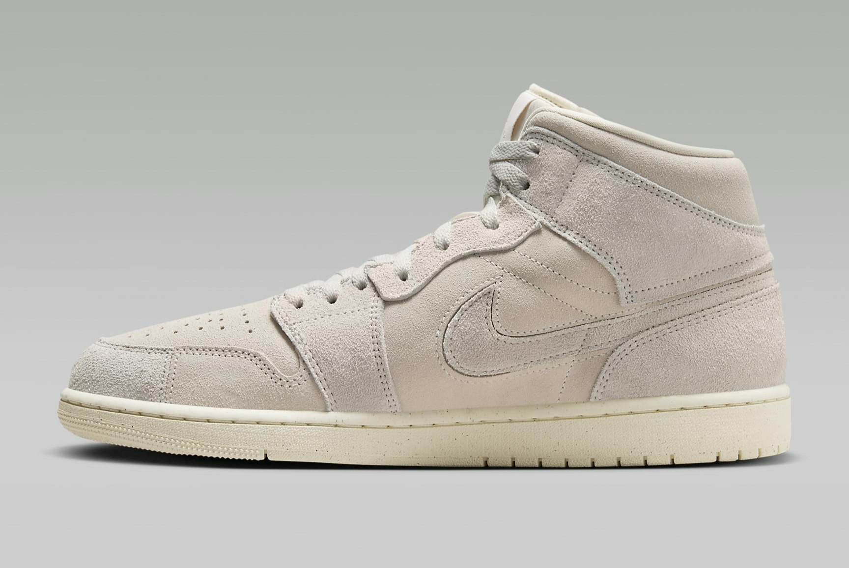 Air Jordan 1 Mid SE Craft "Legend Light Brown"