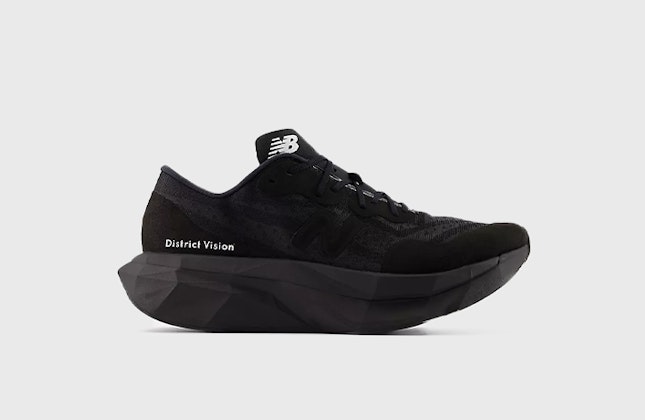 District Vision x New Balance FuelCell Supercomb Elite v4 "Black" District Vision x New Balance FuelCell Supercomb Elite v4 "Black"