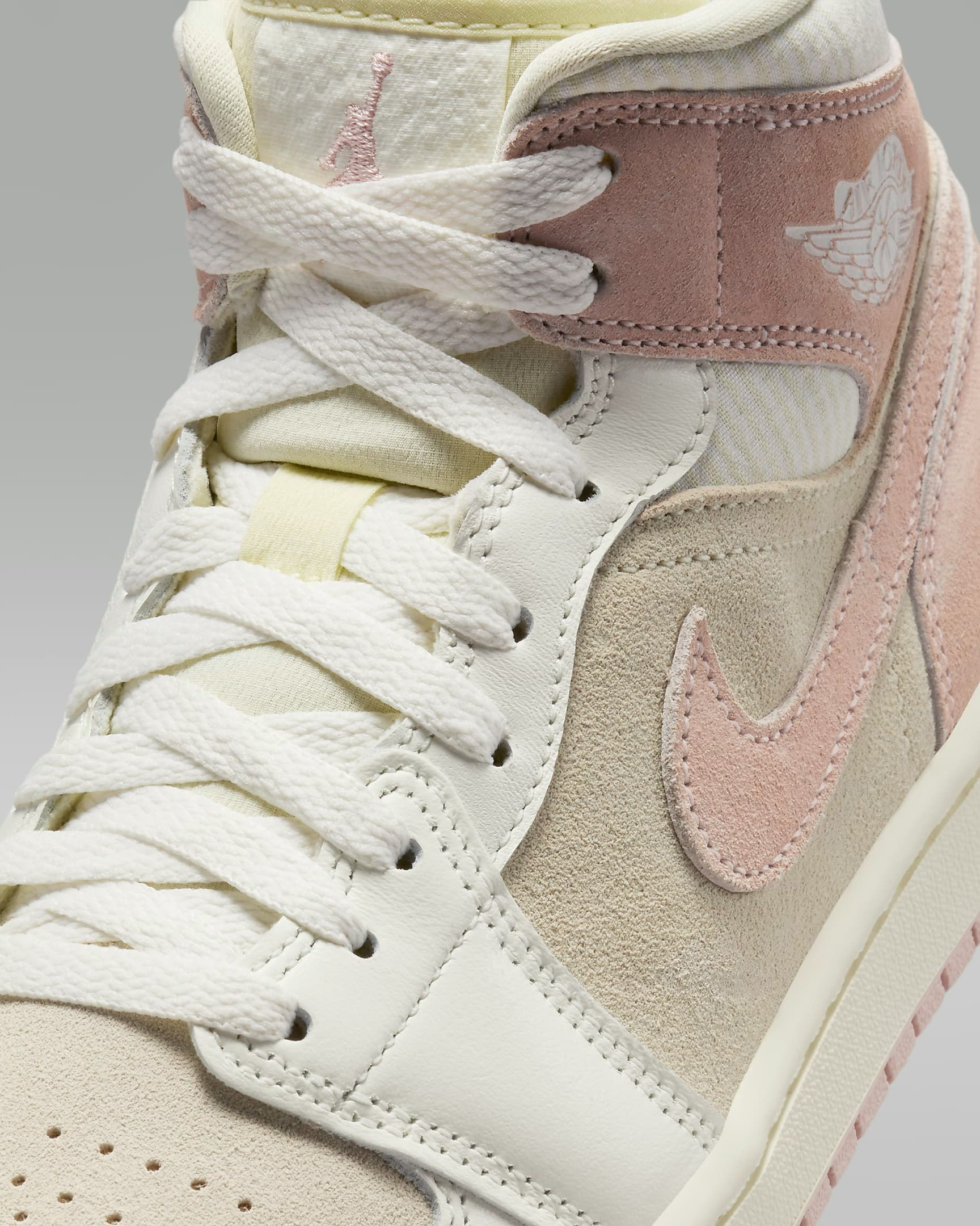 Air Jordan 1 Mid SE "Legend Pink"
