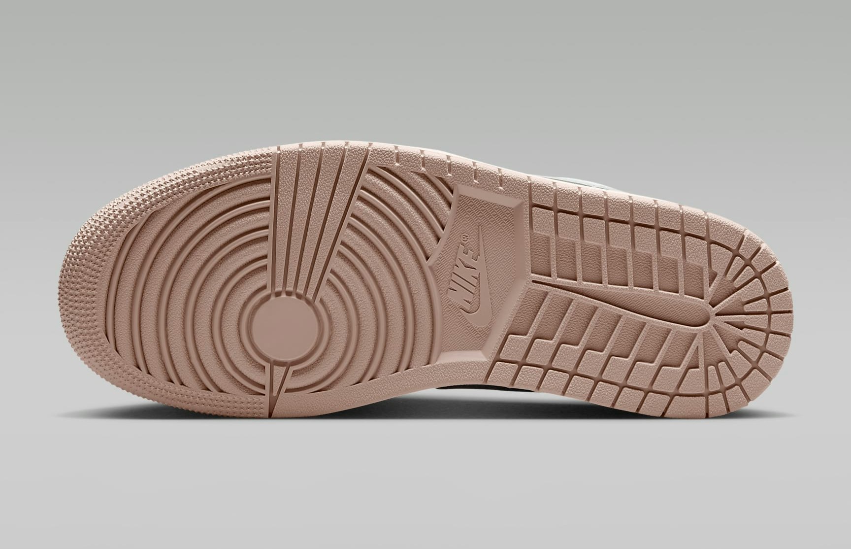 Air Jordan 1 Low "Crimson Tint"