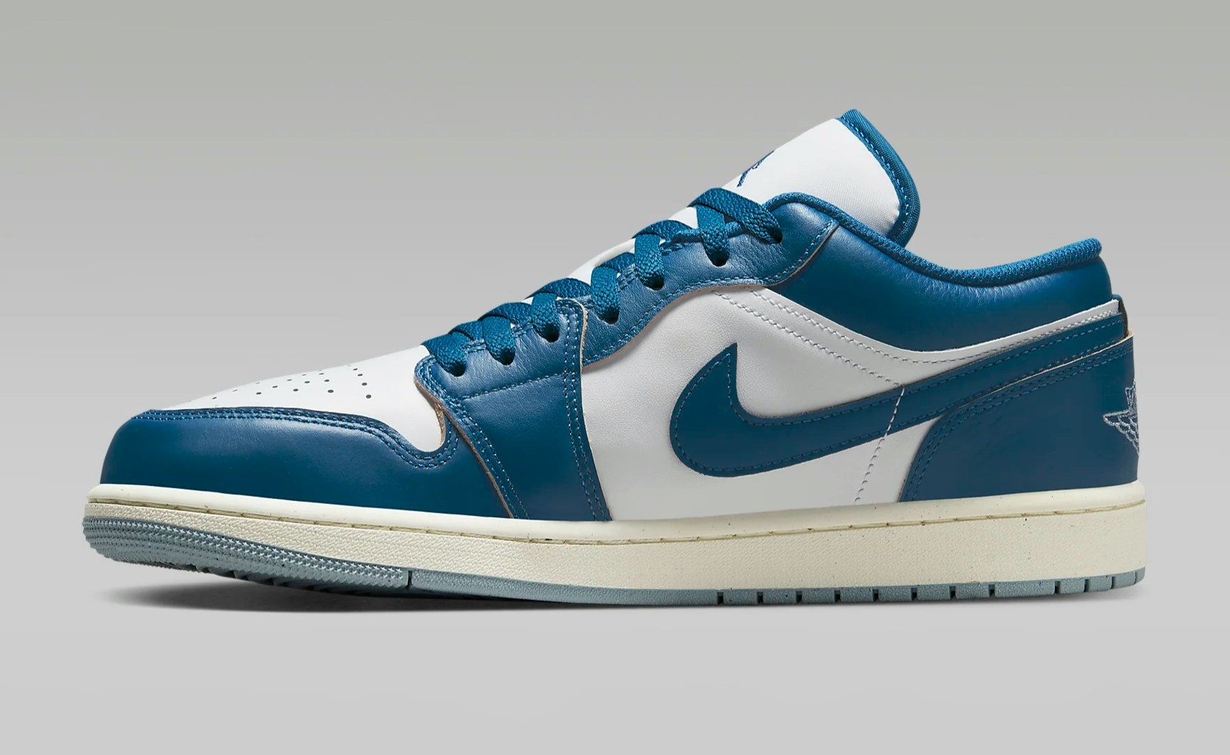 Air Jordan 1 Low SE "Industrial Blue"