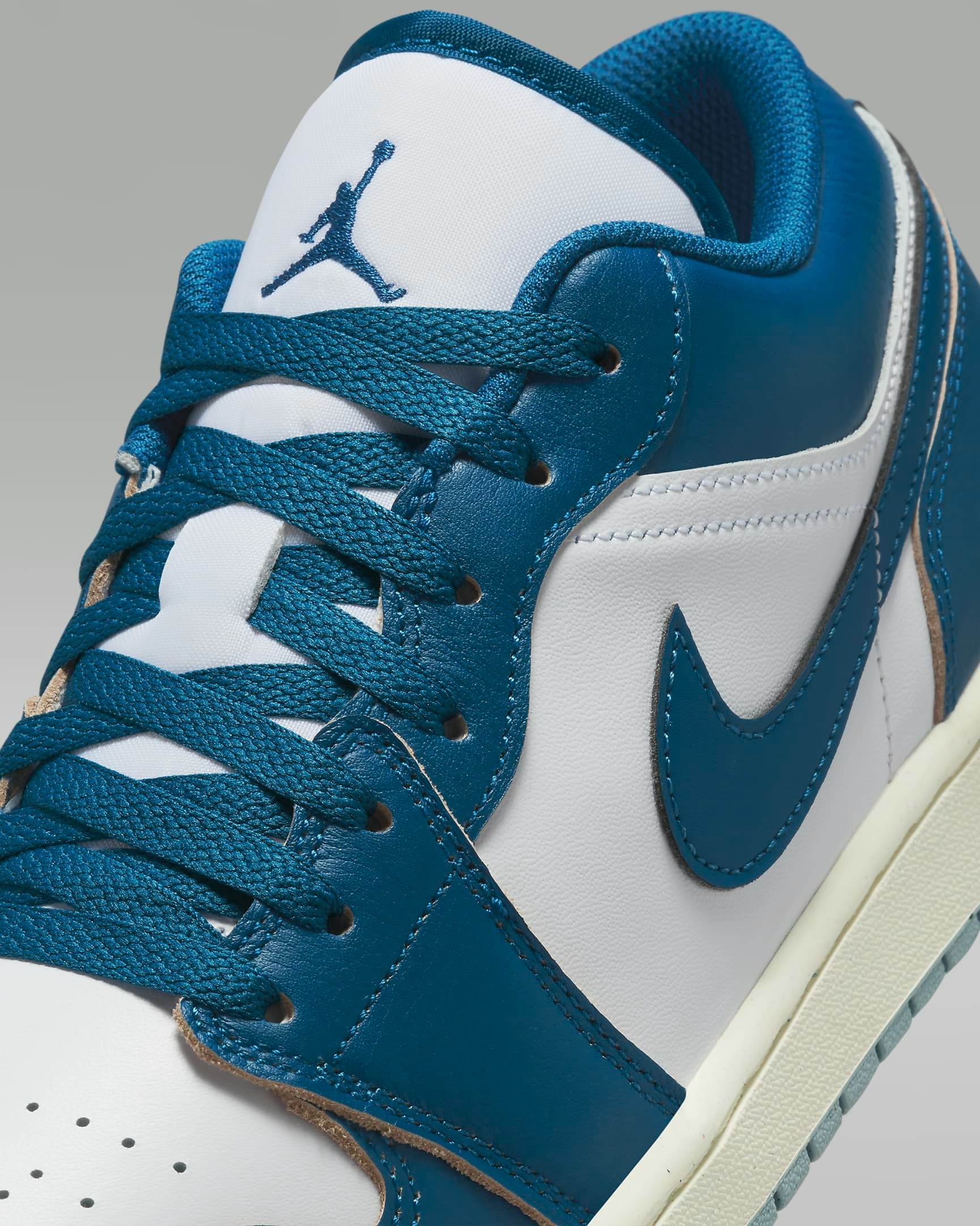 Air Jordan 1 Low SE "Industrial Blue"