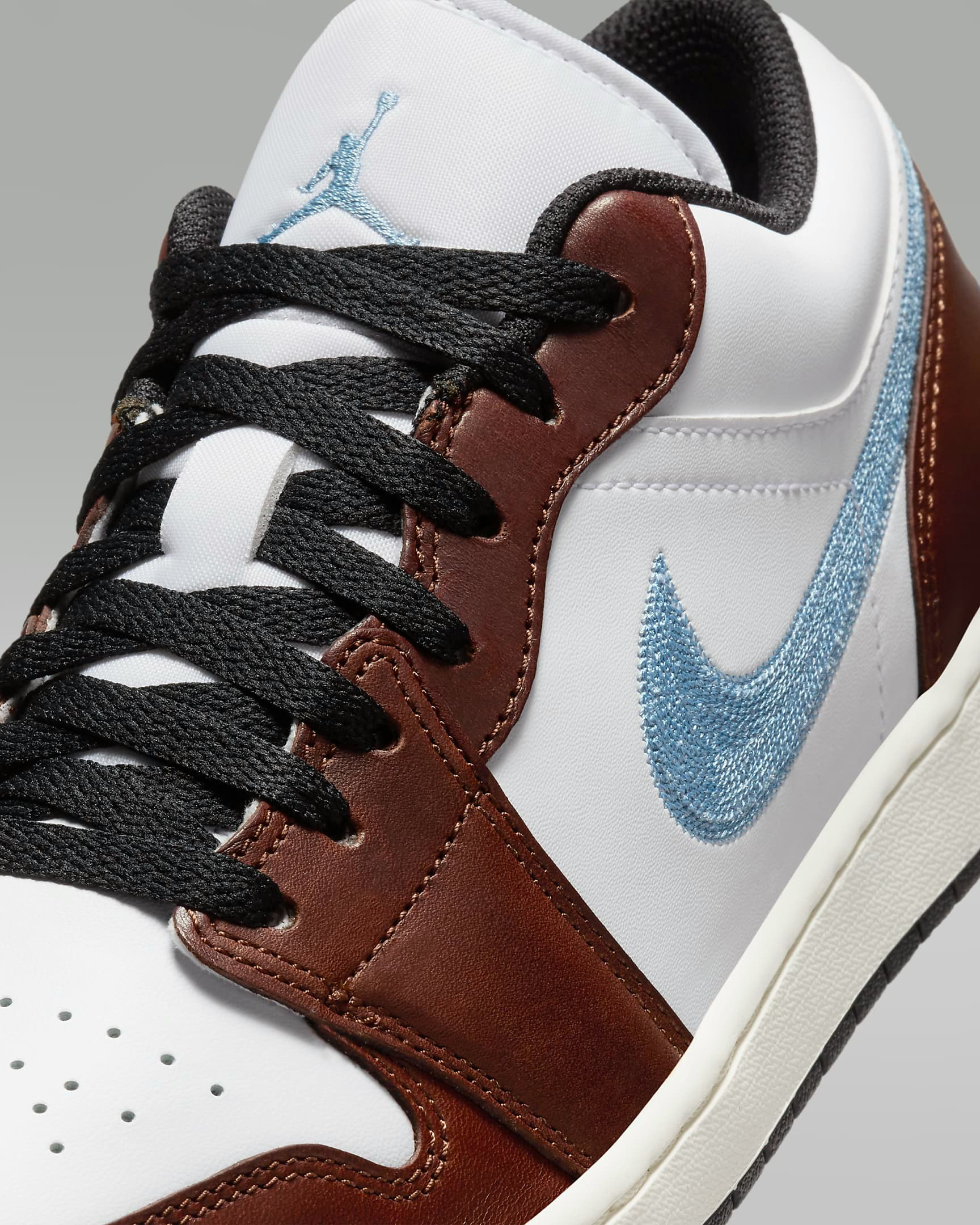 Air Jordan 1 Low SE "Pacific Moss"
