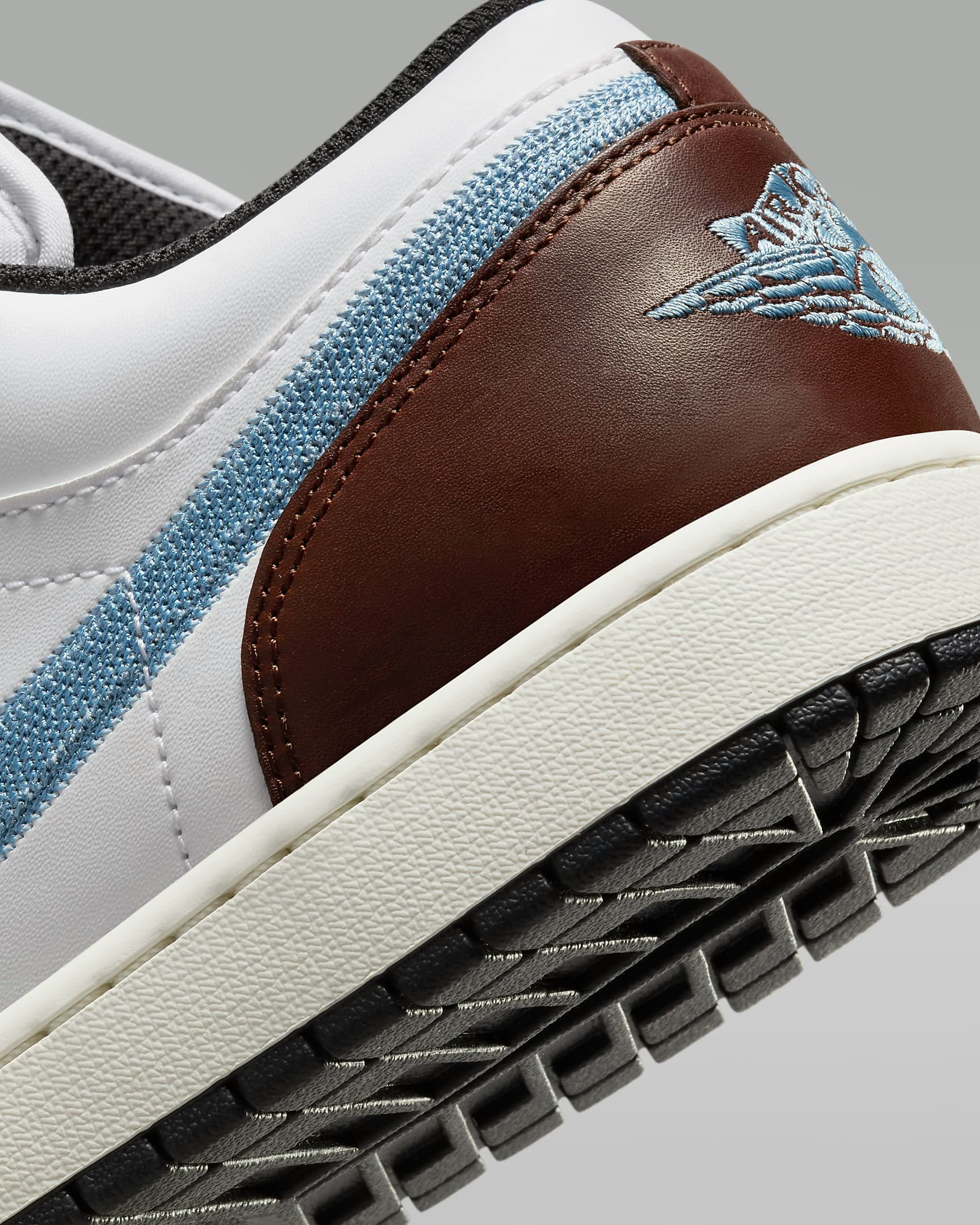 Air Jordan 1 Low SE "Pacific Moss"