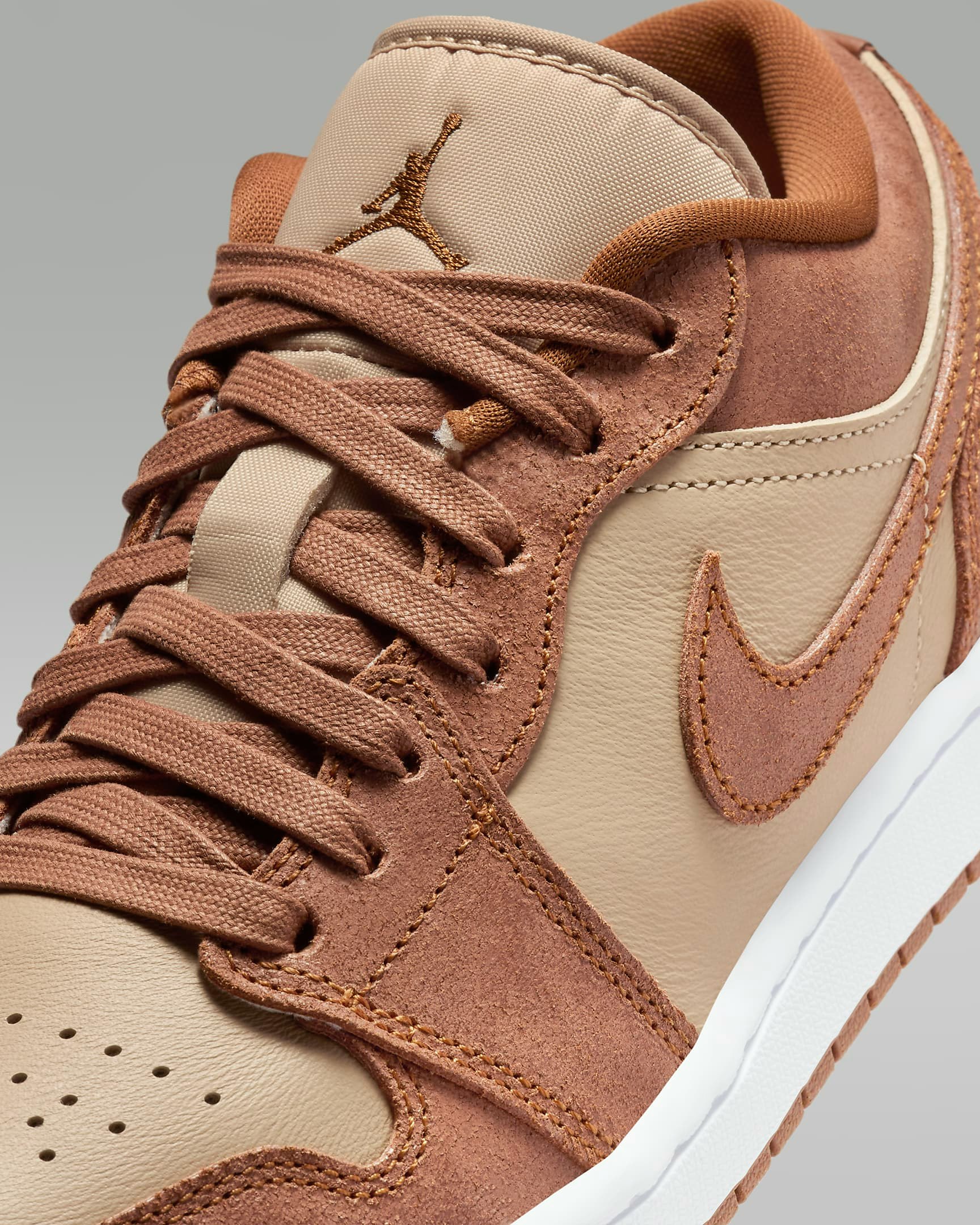 Air Jordan 1 Low SE "Legend Coffee"