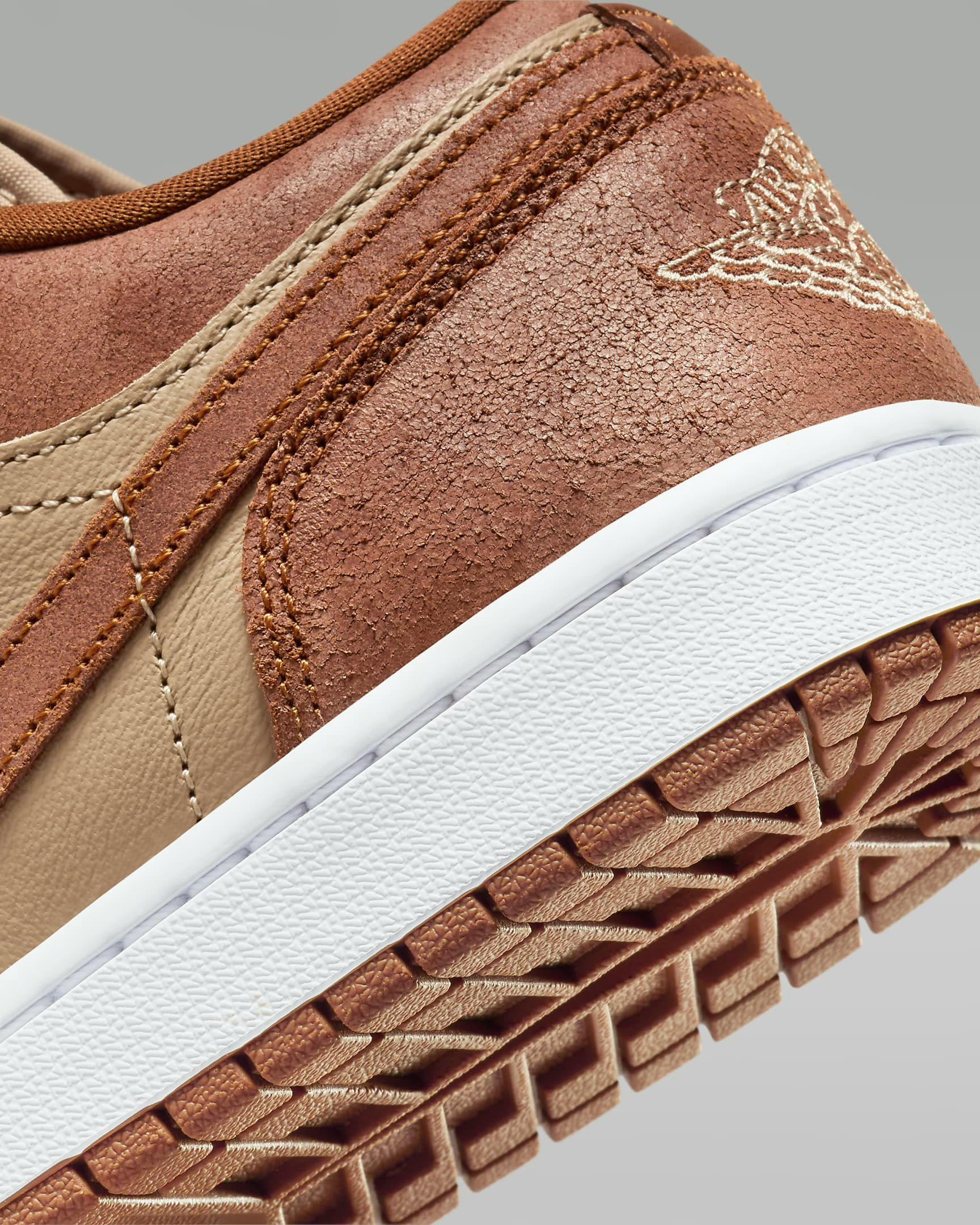 Air Jordan 1 Low SE "Legend Coffee"