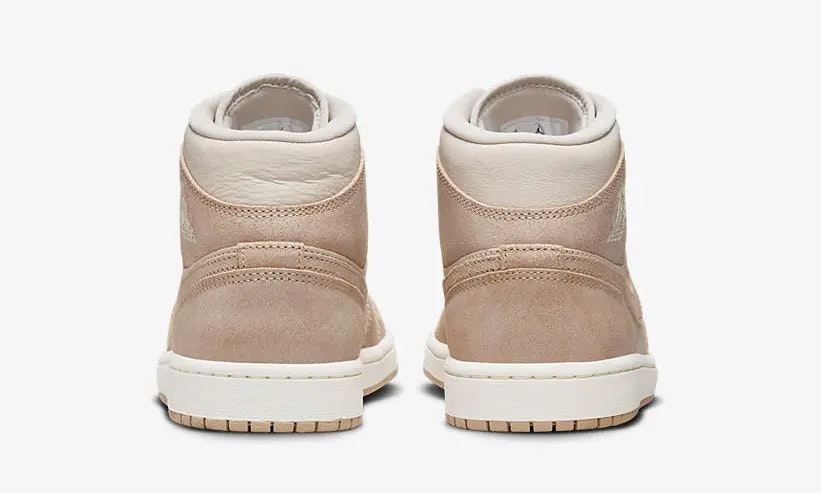 Air Jordan 1 Mid SE "Legend Light Brown"