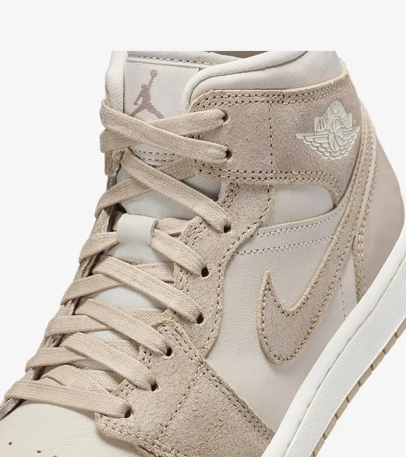 Air Jordan 1 Mid SE "Legend Light Brown"