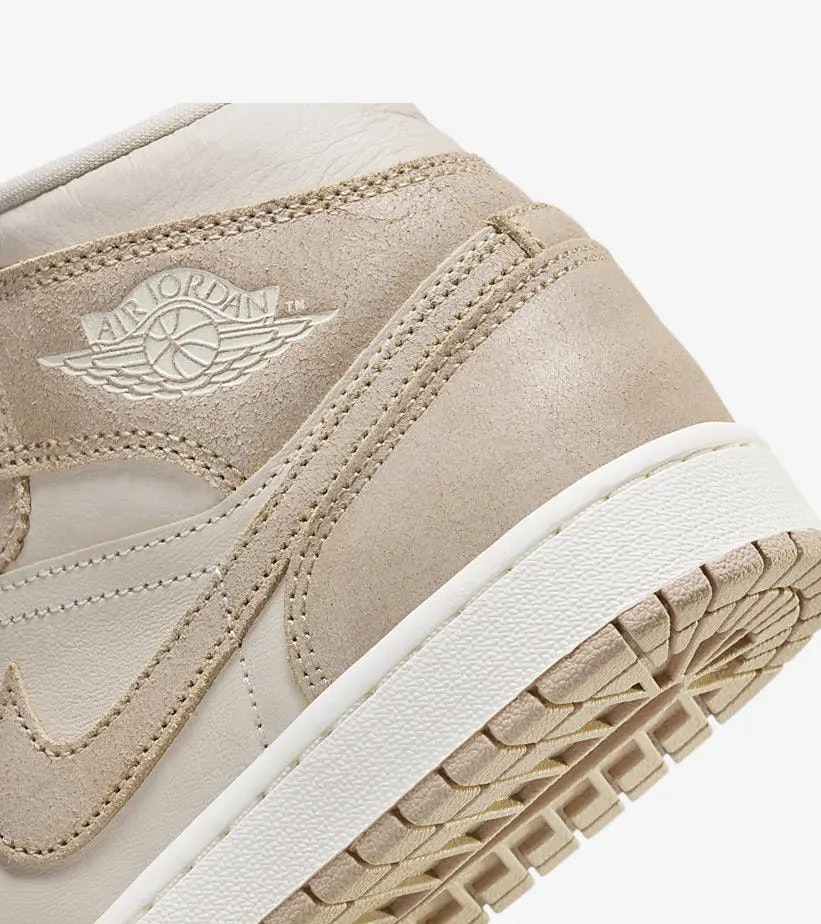 Air Jordan 1 Mid SE "Legend Light Brown"
