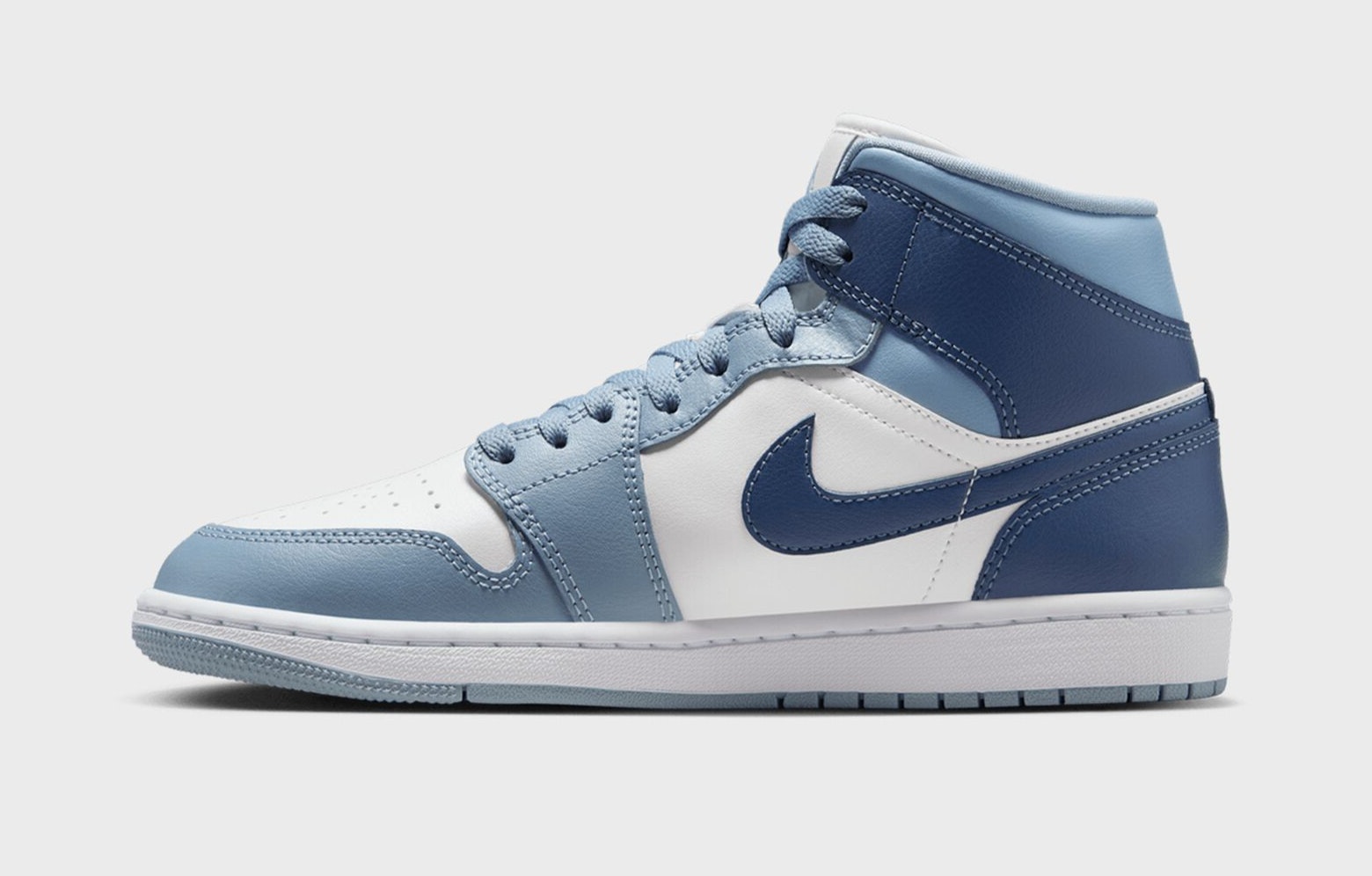 Air Jordan 1 Mid "Diffused Blue"