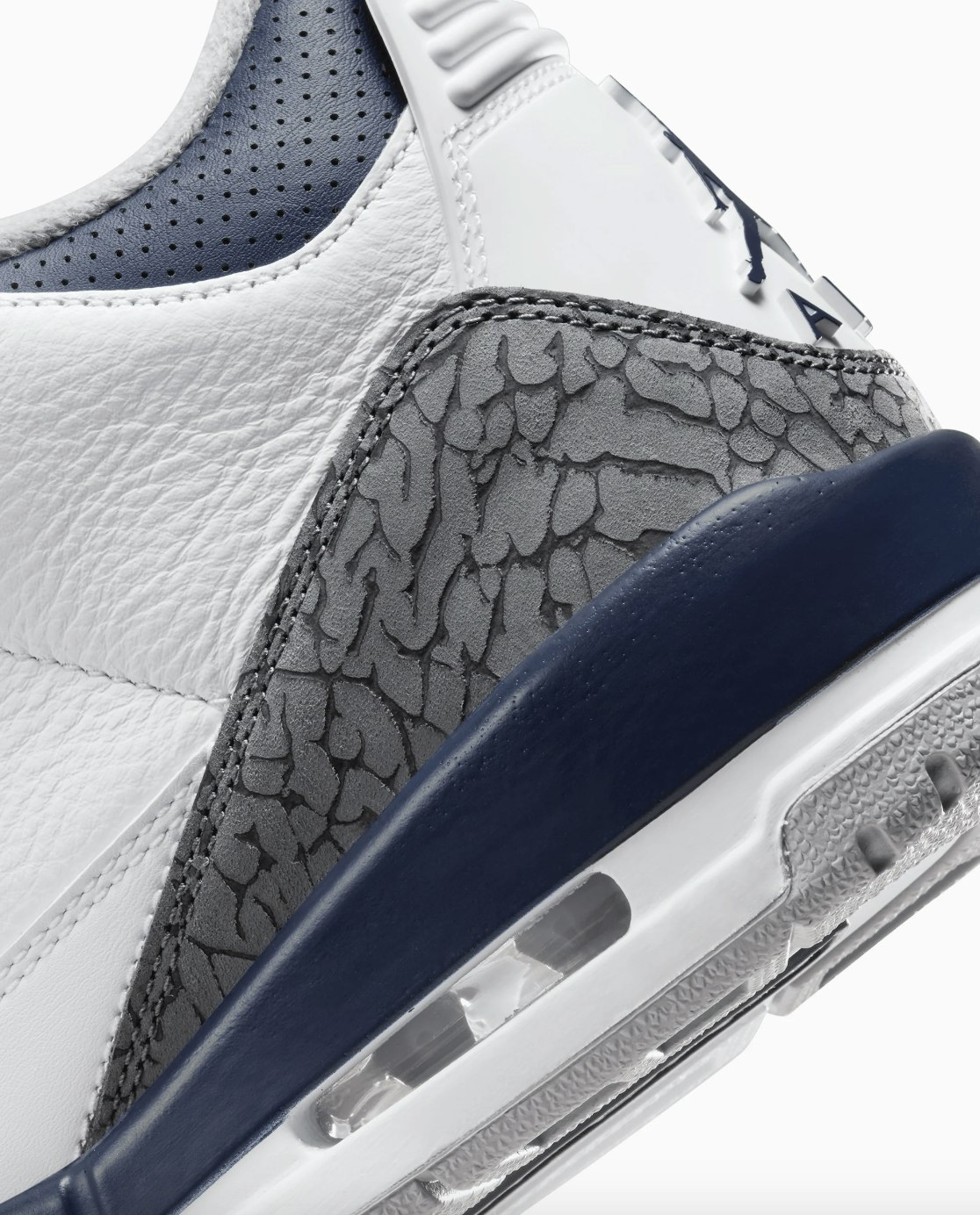 Air Jordan 3 Retro "Midnight Navy"