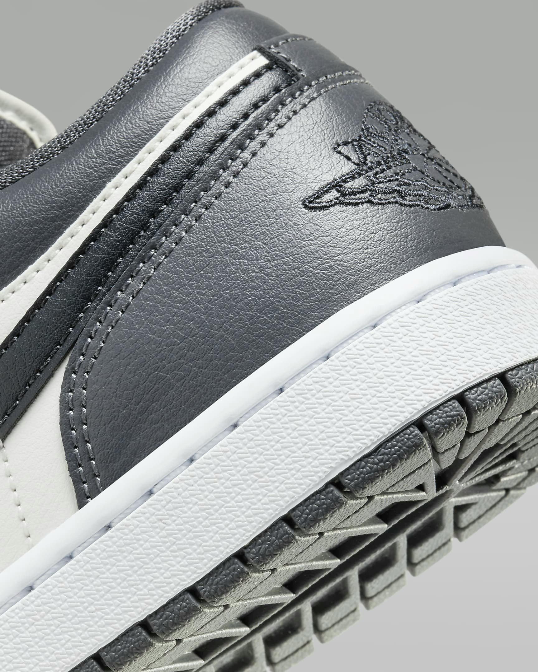 Air Jordan 1 Low "Dark Grey"