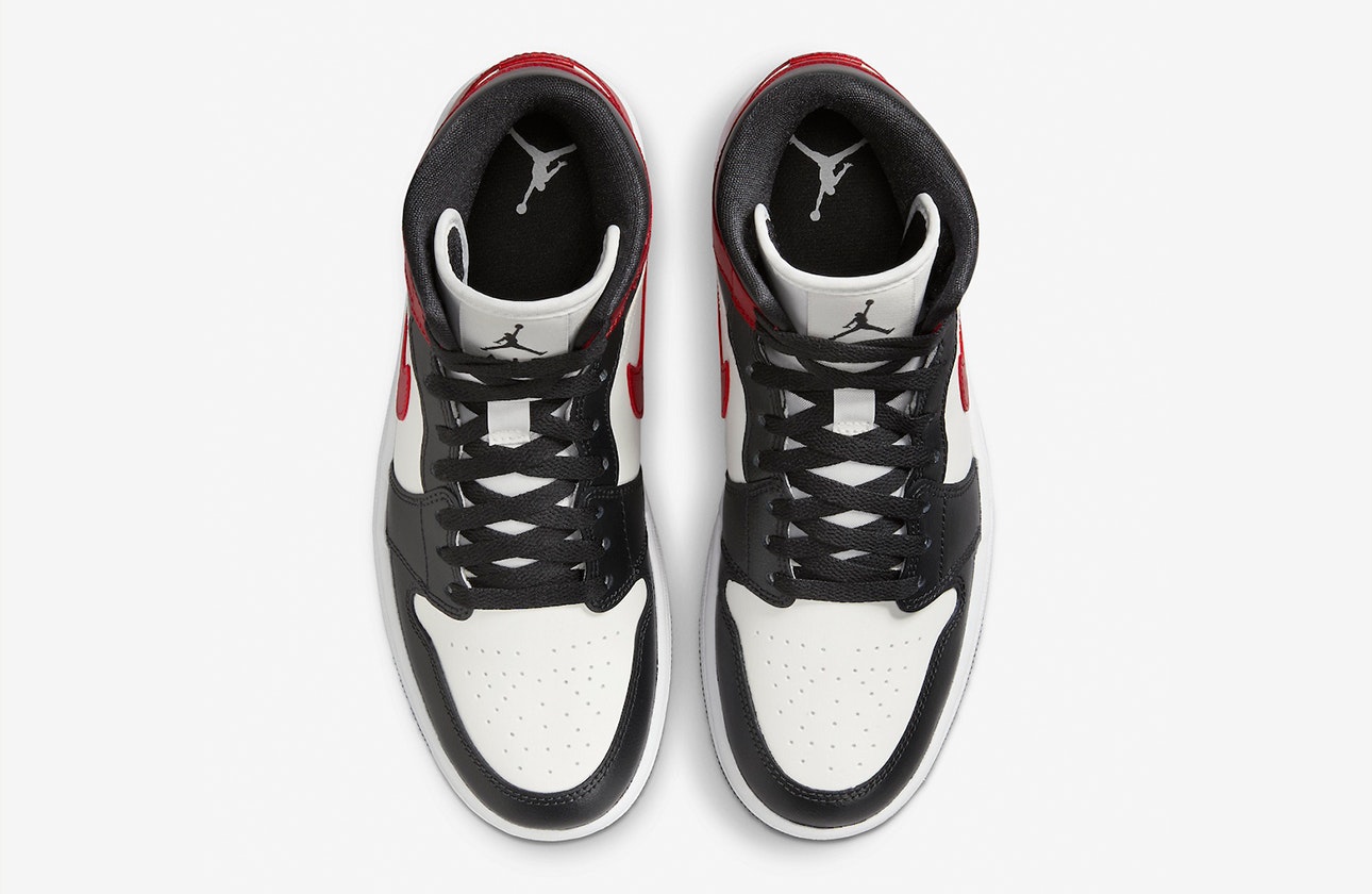Air Jordan 1 Mid "Black Toe"