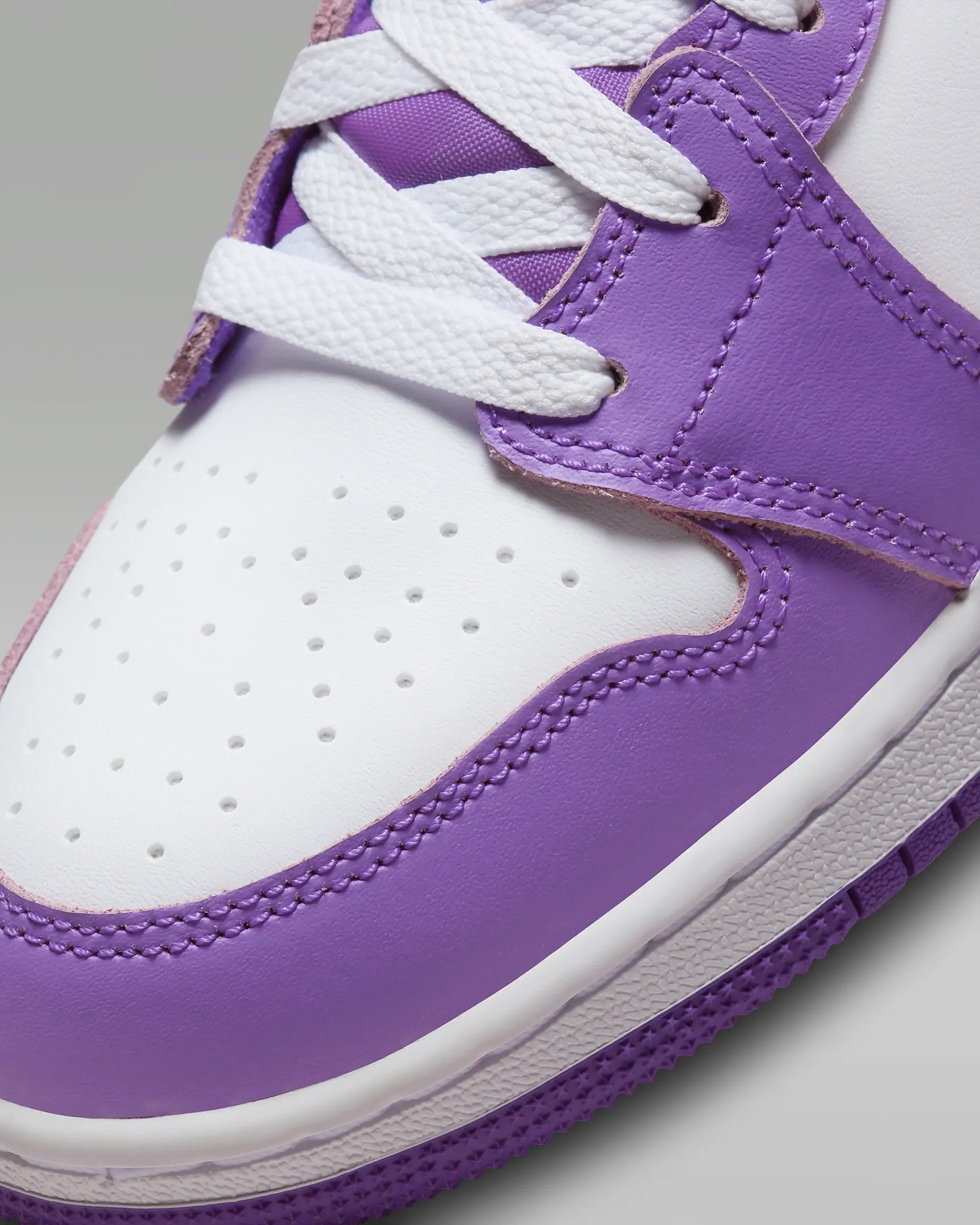 Air Jordan 1 Mid GS "Purple Venom"