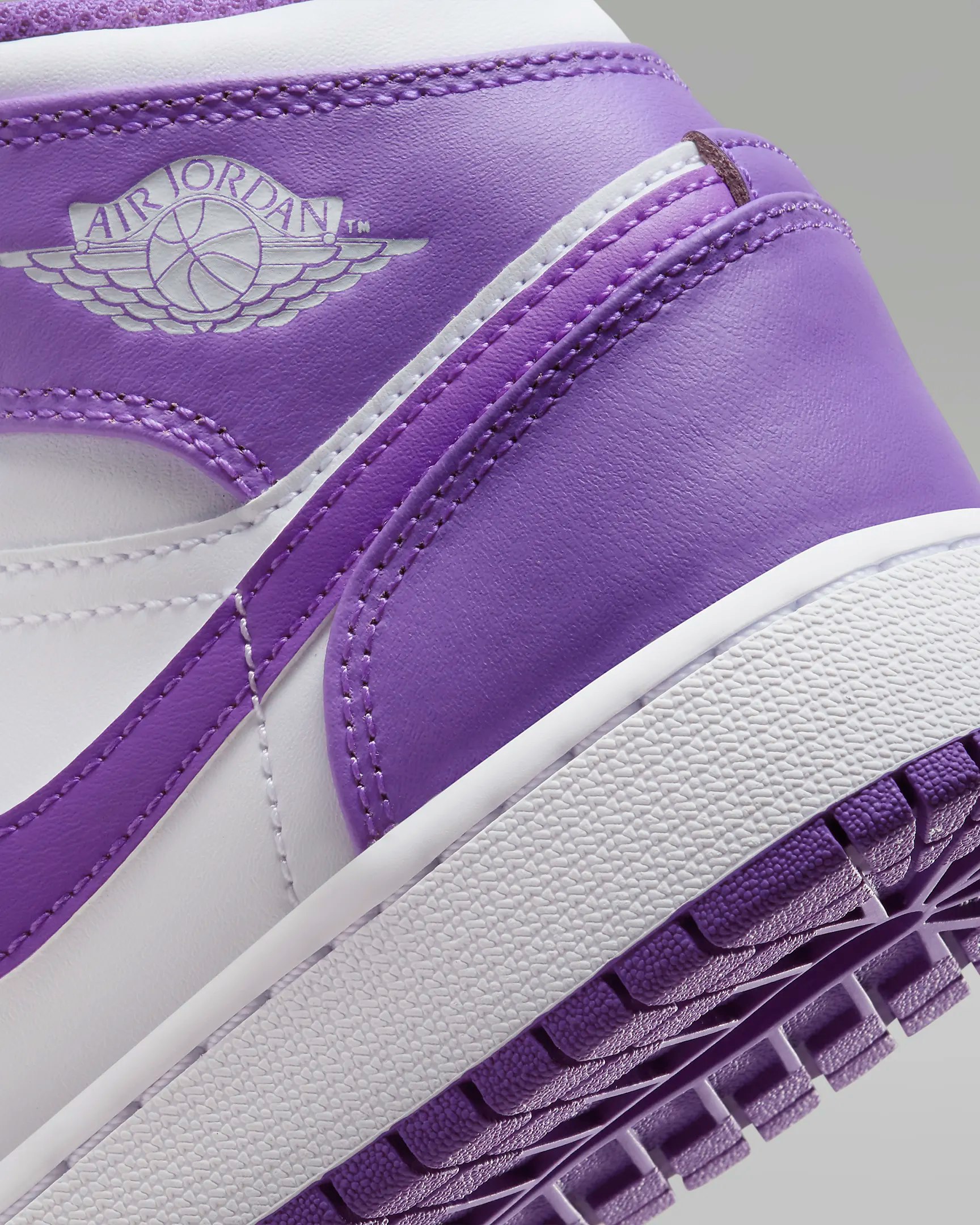 Air Jordan 1 Mid GS "Purple Venom"