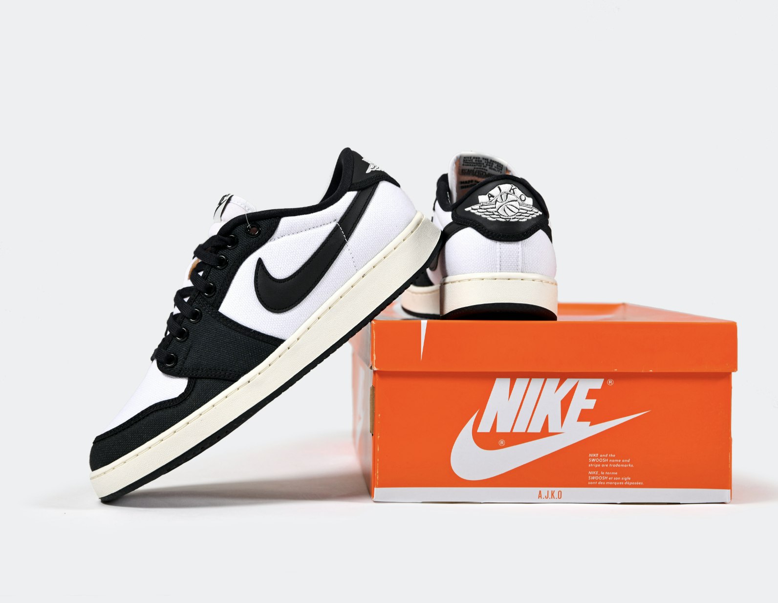 Air Jordan 1 KO Low "Panda"