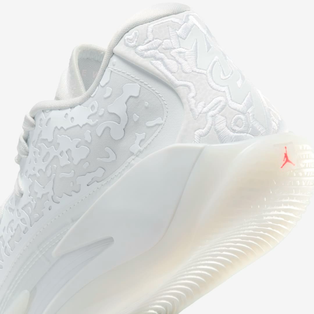 Jordan Zion 3 "White Vapor Green"