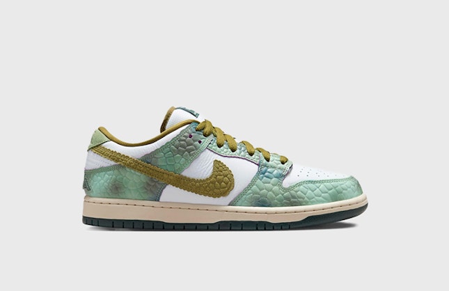 Alexis Sablone x Nike SB Dunk Low "Chameleon"