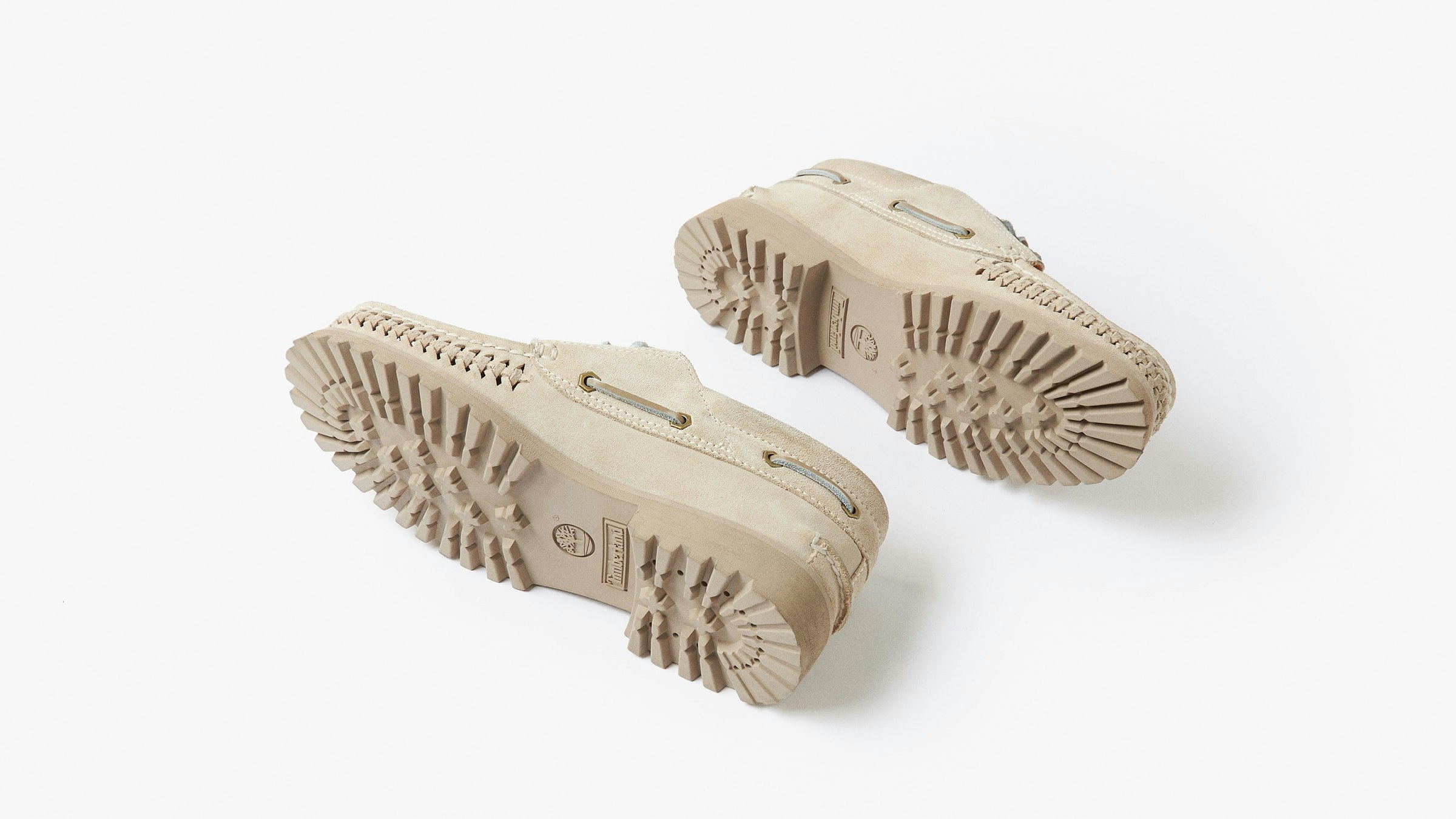 END. x Timberland Authentic 3 Eye Boat Shoe "White Suede"