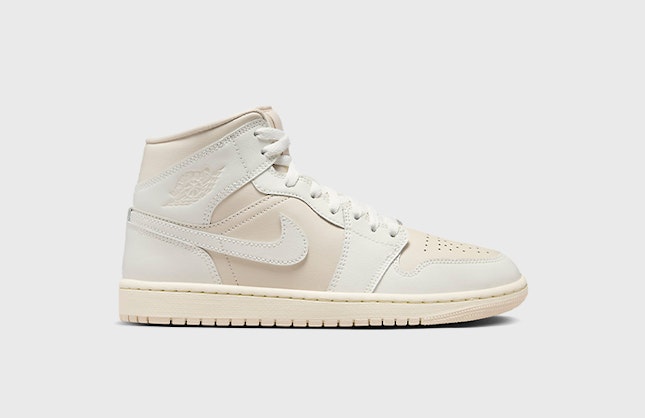 Air Jordan 1 Mid "Legend Light Brown"