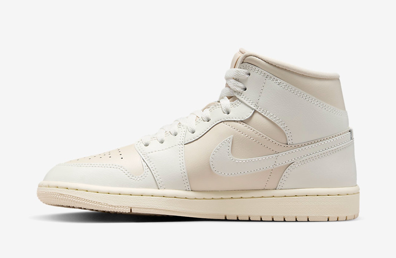 Air Jordan 1 Mid "Legend Light Brown"