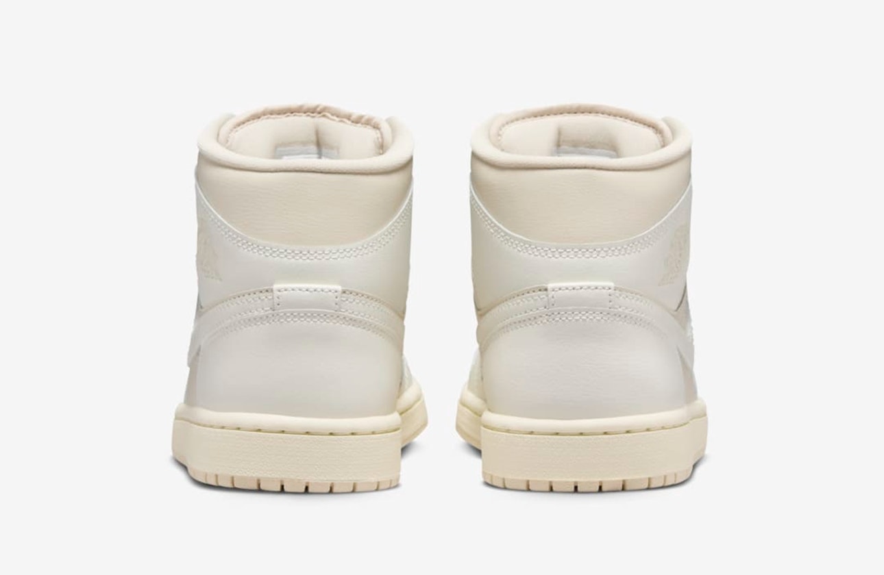 Air Jordan 1 Mid "Legend Light Brown"
