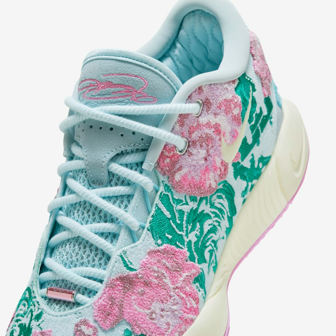 Nike LeBron 21 "Grandma’s Couch" (Glacier Blue)