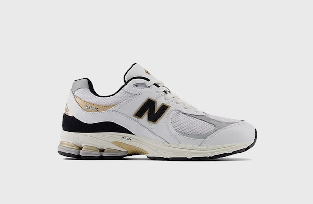 New Balance 2002r "Gold Metallic" New Balance 2002r "Gold Metallic"