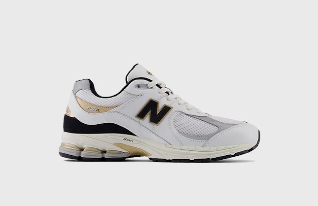 New Balance 2002r "Gold Metallic"