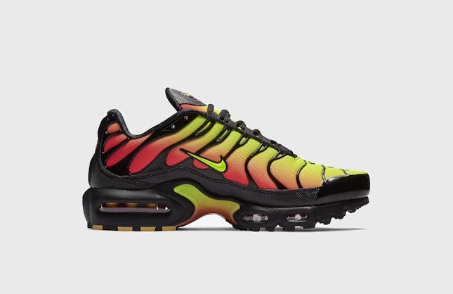 Nike Air Max Plus "Solar Red"