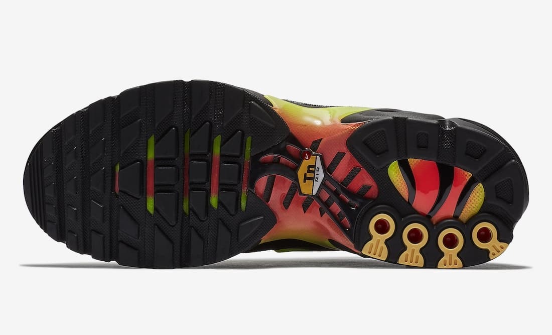 Nike Air Max Plus "Solar Red"