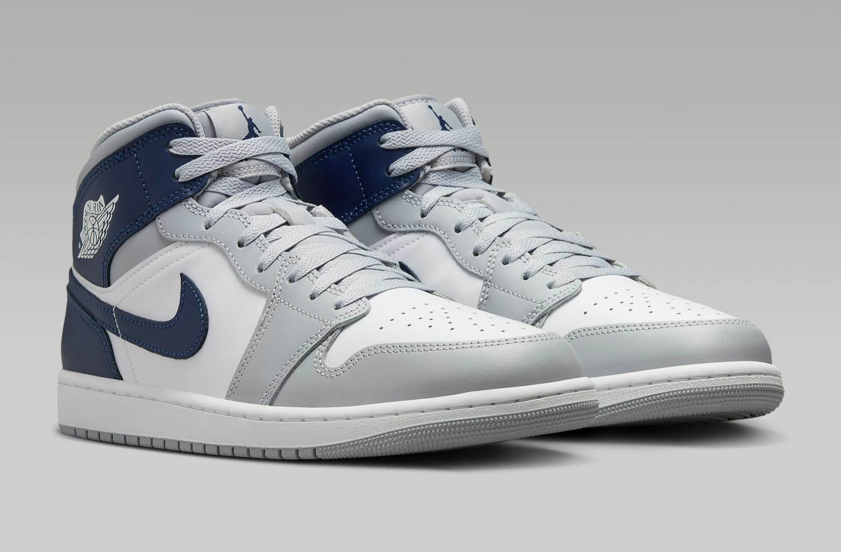 Air Jordan 1 Mid "Midnight Navy"