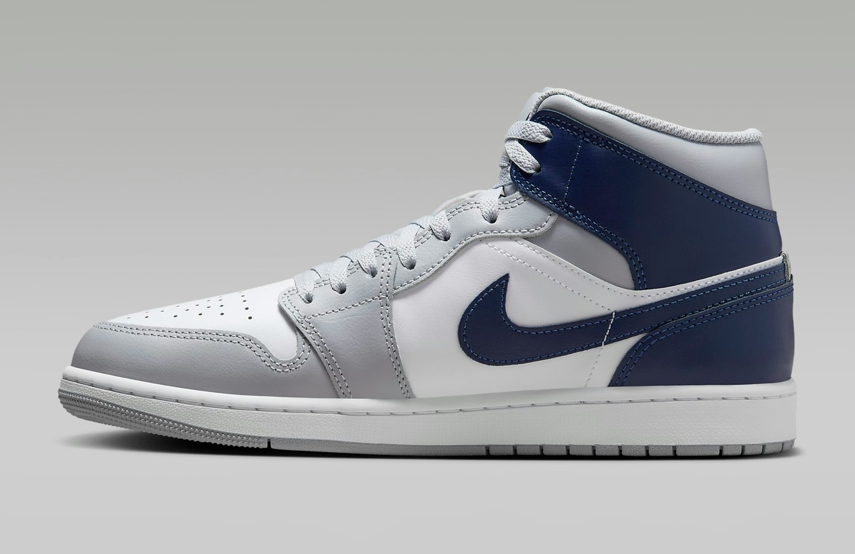Air Jordan 1 Mid "Midnight Navy"