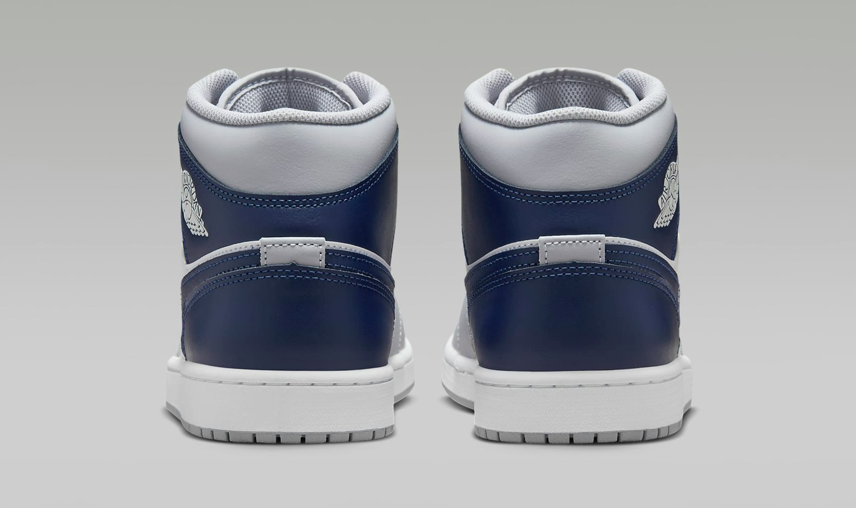Air Jordan 1 Mid "Midnight Navy"