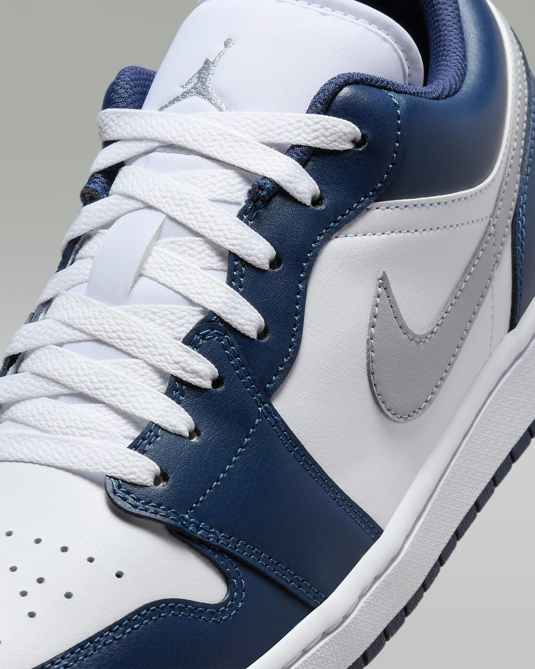 Air Jordan 1 Low "Midnight Navy"