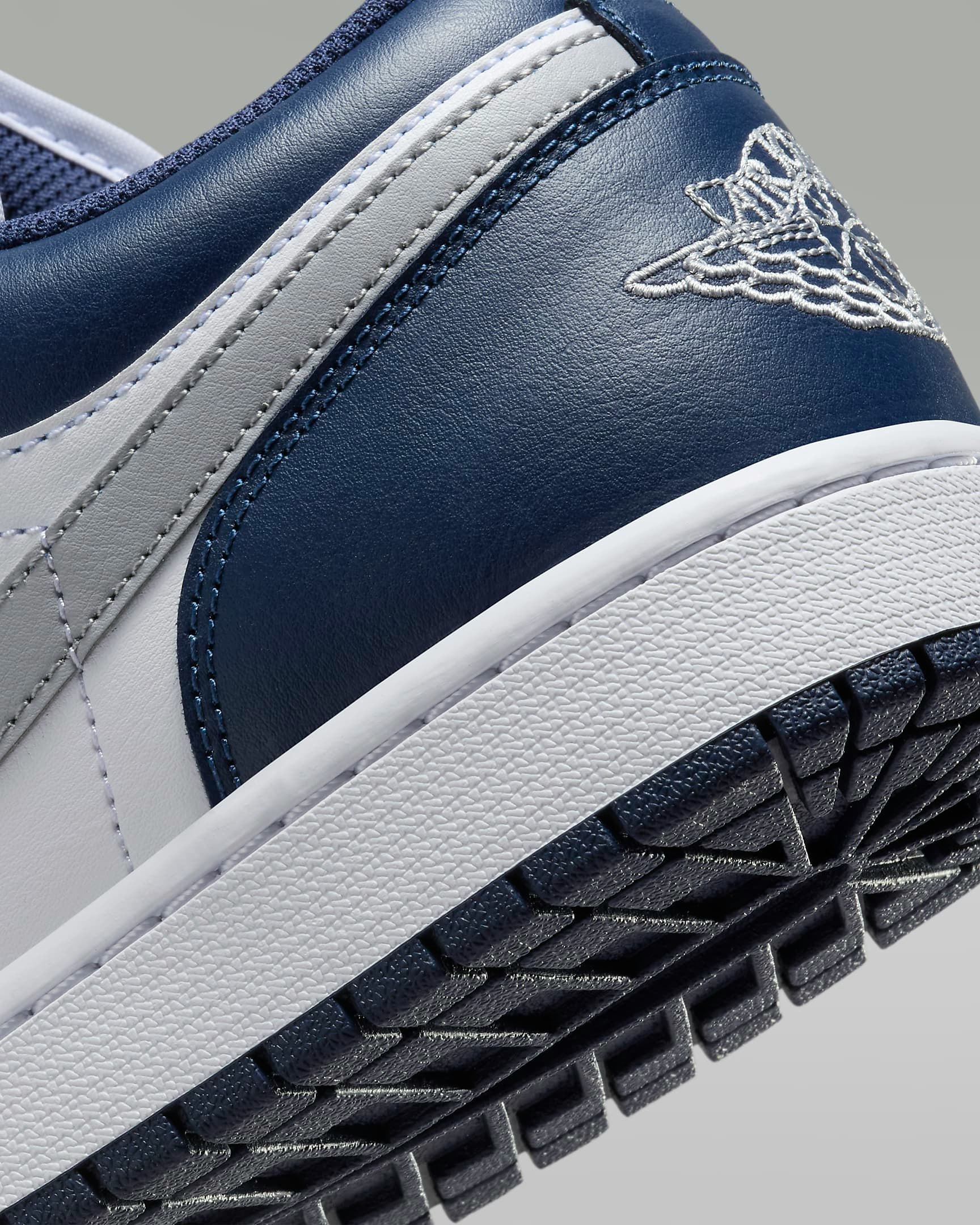 Air Jordan 1 Low "Midnight Navy"