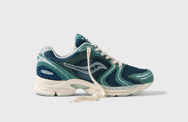 END. x Saucony Triumph 4 "Nessie"