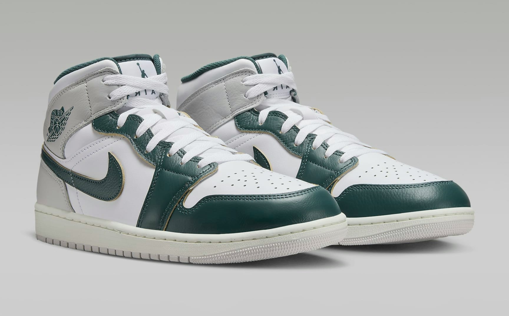 Air Jordan 1 Mid "Oxidized Green"