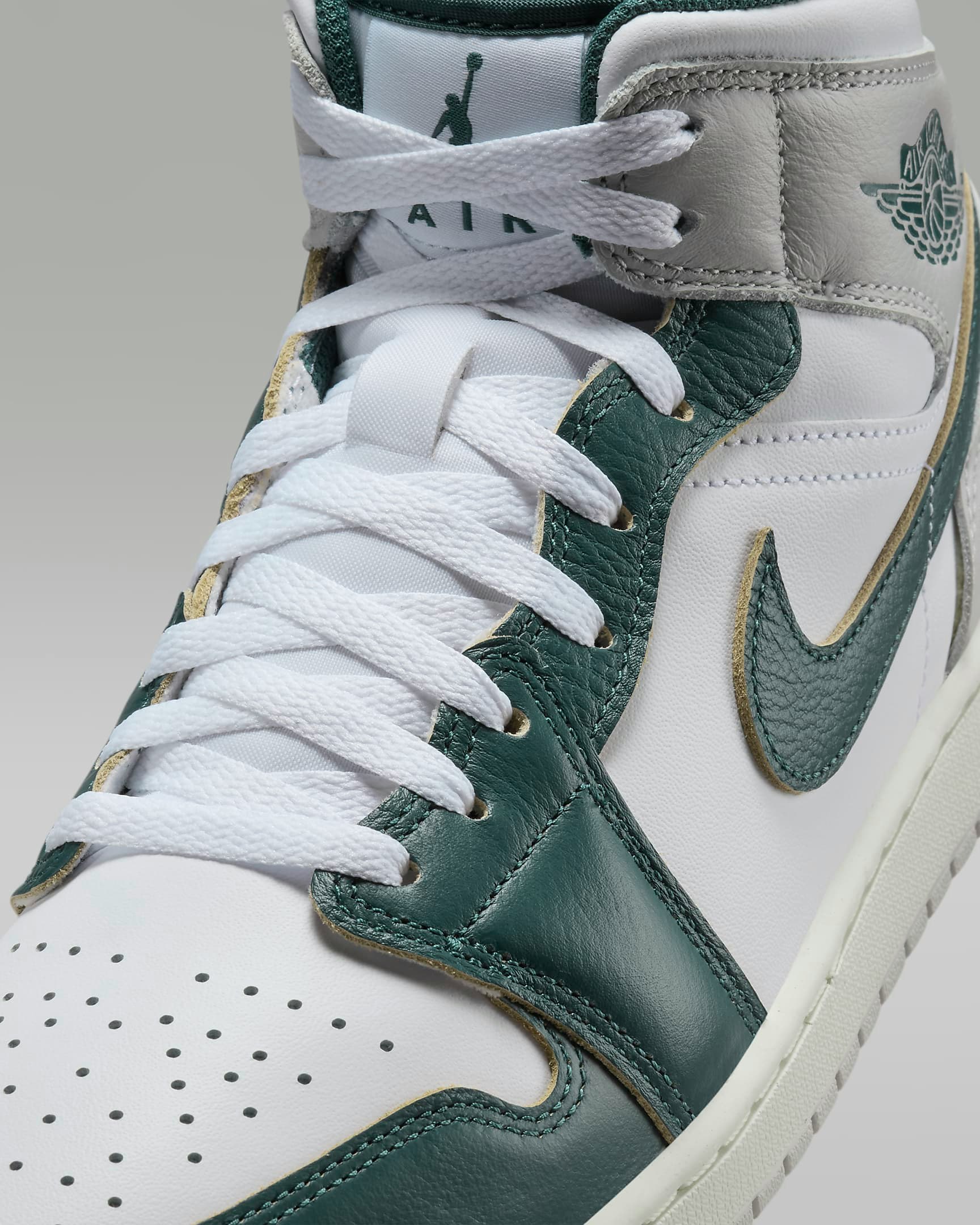 Air Jordan 1 Mid "Oxidized Green"