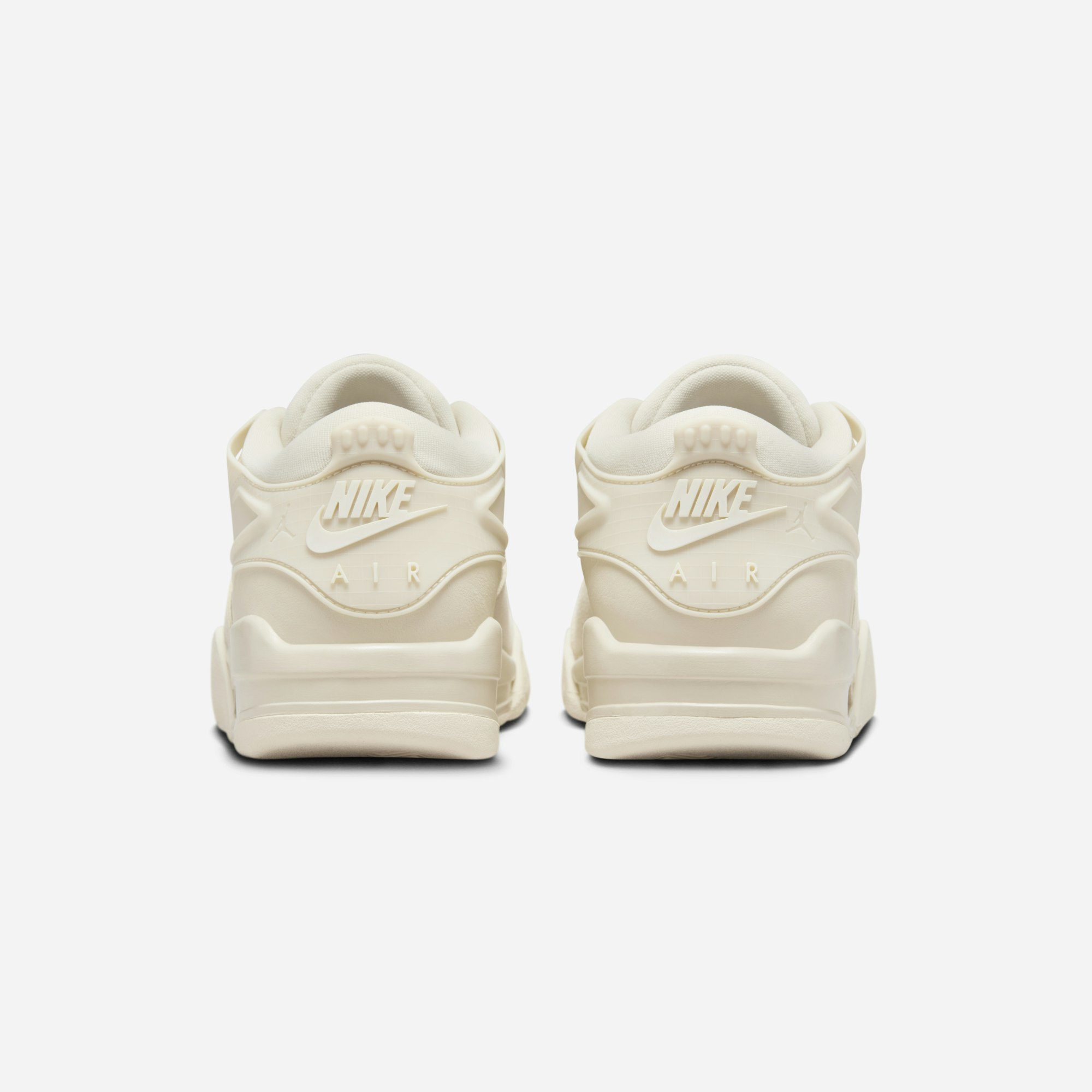 Air Jordan 4 RM "Legend Light Brown"
